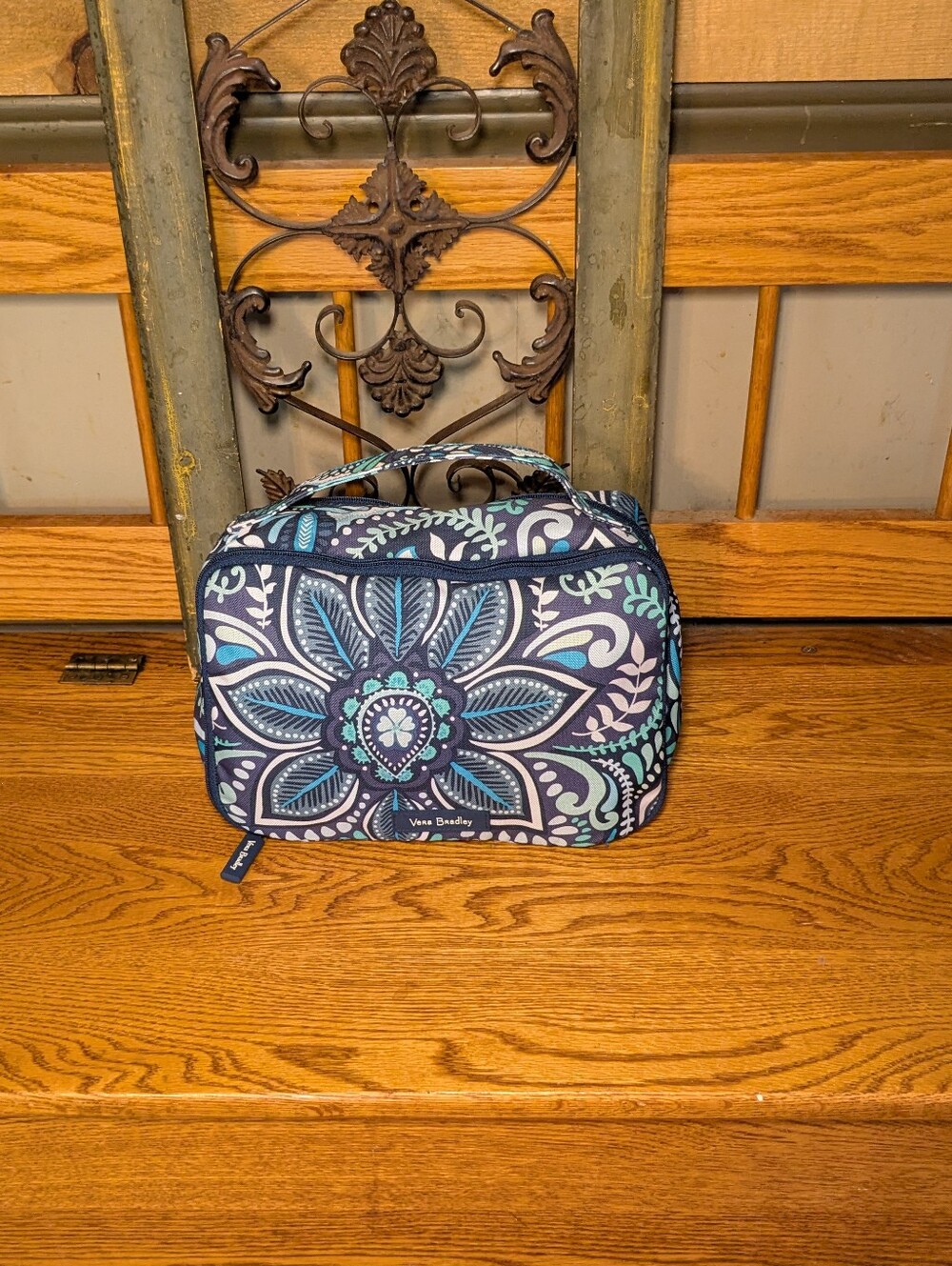 Vera Bradley Blue Island Medallion Lighten Up Lunch Box